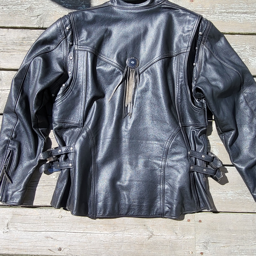 Women's Black Leather Jacket - Picture 13 of 16